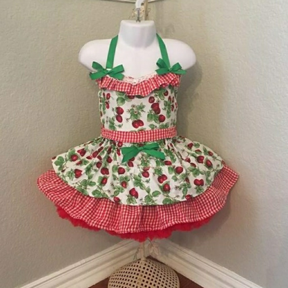 2T summer strawberry theme pageant OOC 2 pc.
